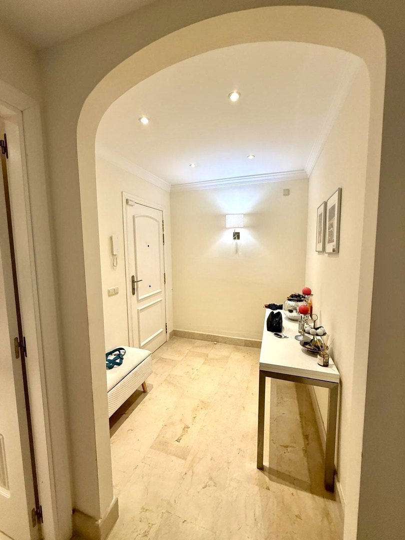 3 Bed Middle Floor Apartment in Elviria