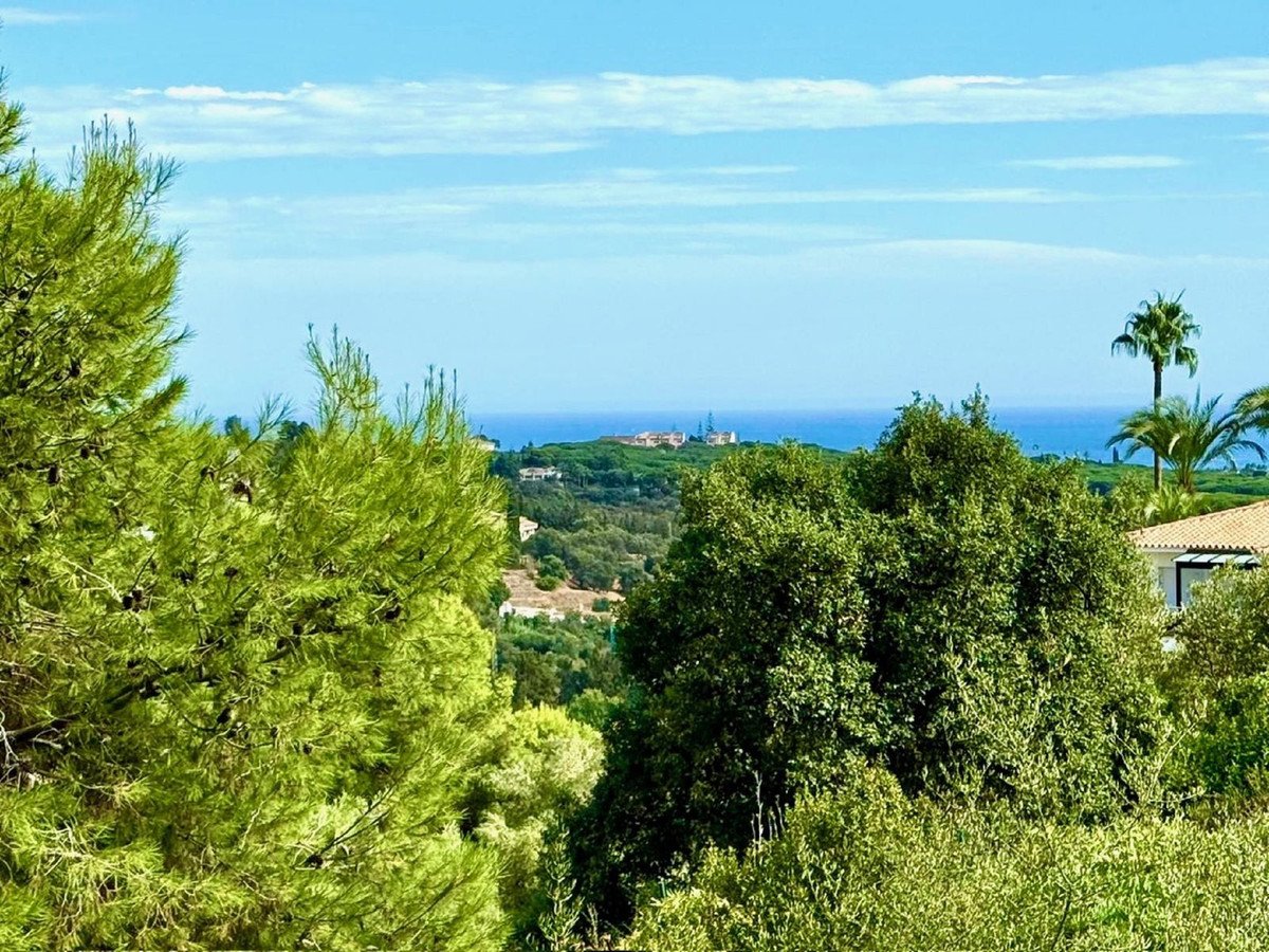 3 Bed Middle Floor Apartment in Elviria