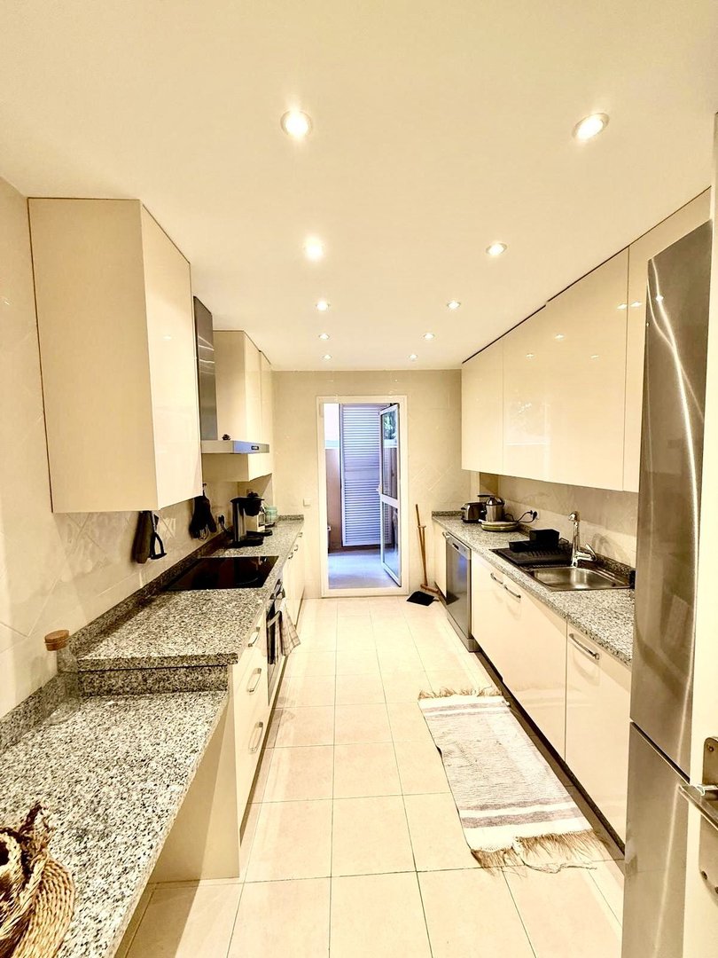 3 Bed Middle Floor Apartment in Elviria