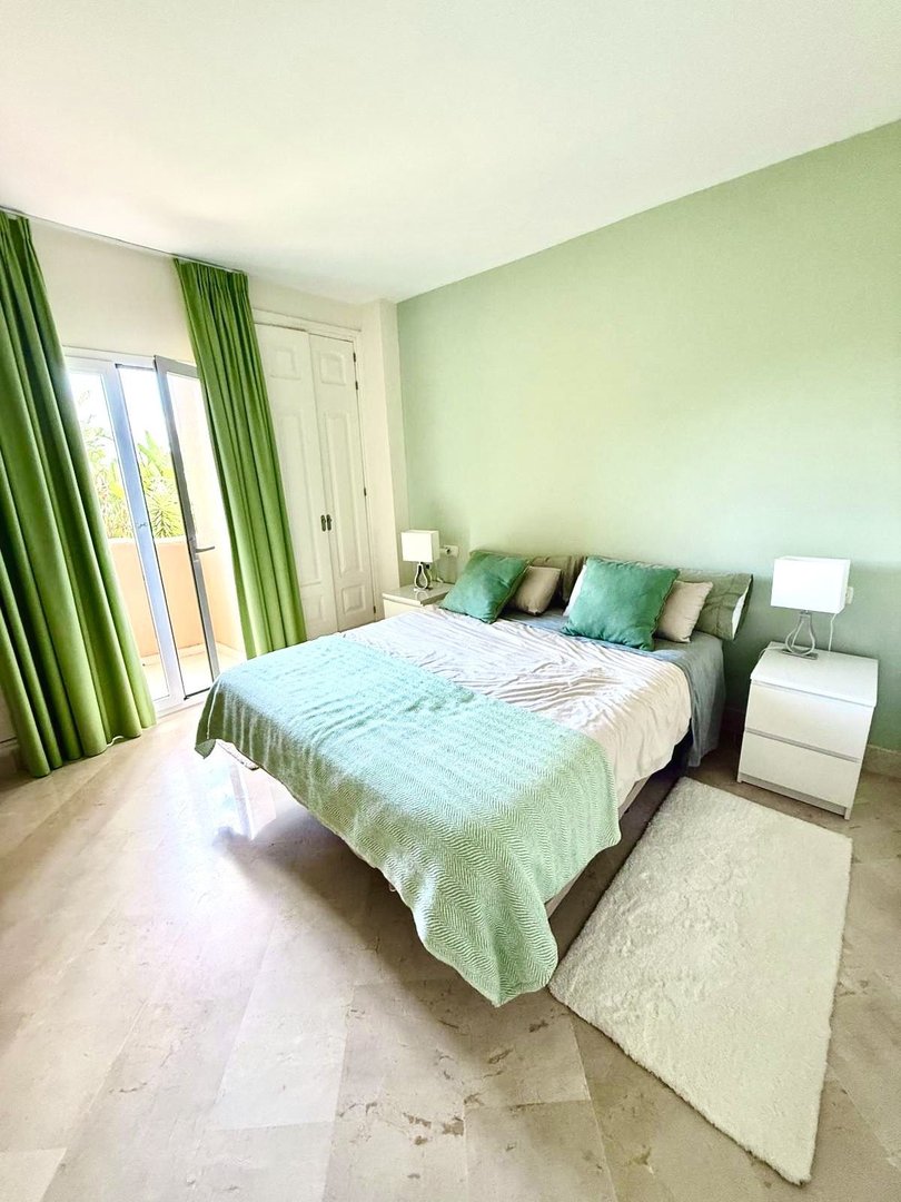 3 Bed Middle Floor Apartment in Elviria