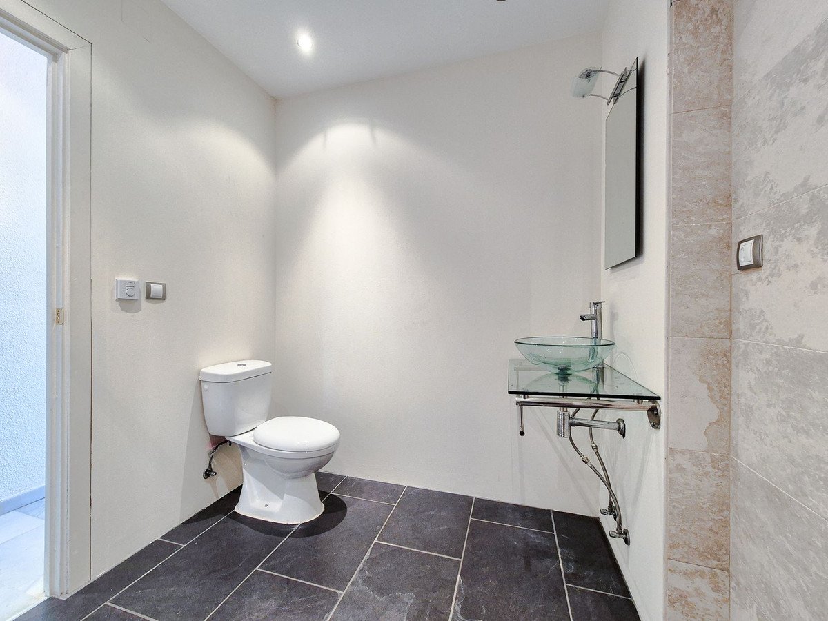 2 Bed Middle Floor Apartment in Nueva Andalucía