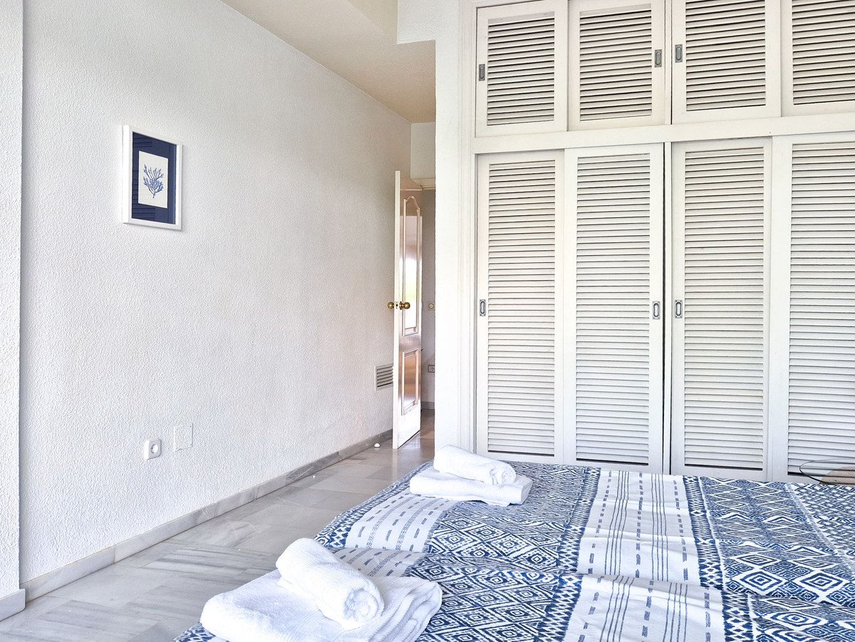 2 Bed Middle Floor Apartment in Nueva Andalucía