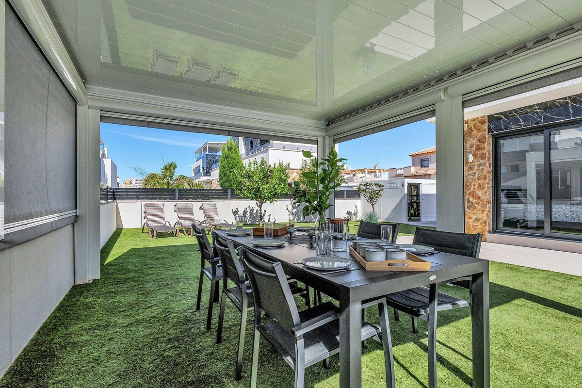 3 Bed Detached Villa in Torrevieja