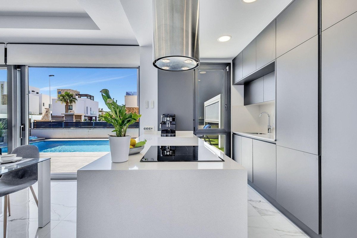 3 Bed Detached Villa in Torrevieja