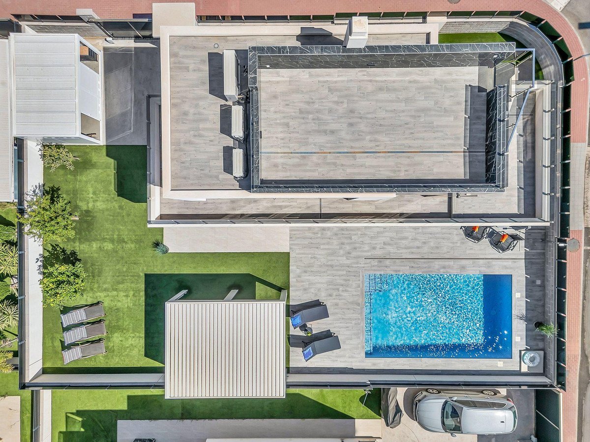 3 Bed Detached Villa in Torrevieja