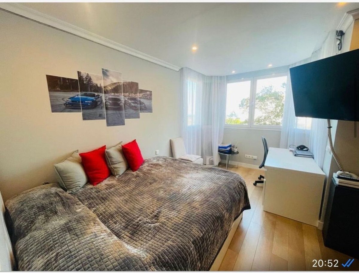 3 Bed Middle Floor Apartment in Marbella