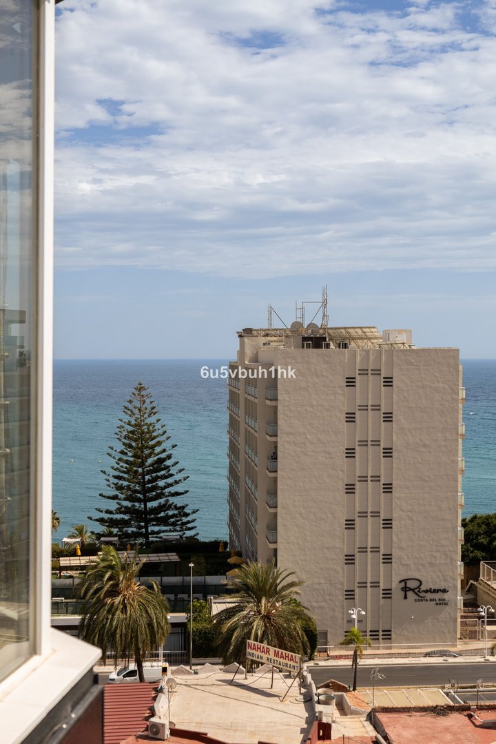2 Bed Middle Floor Apartment in Benalmadena Costa