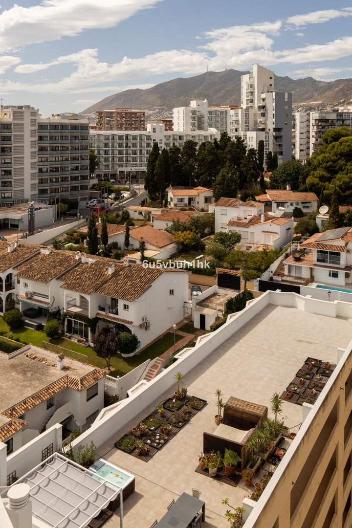 2 Bed Middle Floor Apartment in Benalmadena Costa