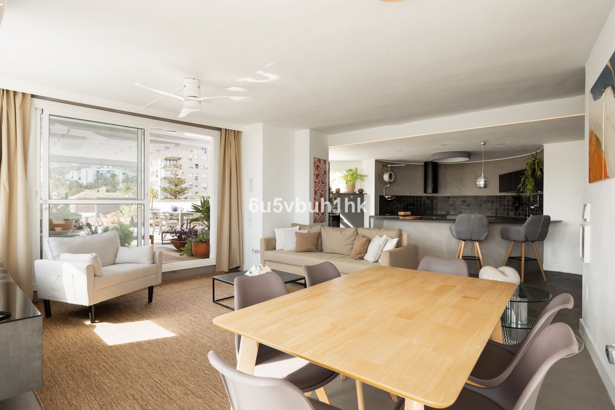 2 Bed Middle Floor Apartment in Benalmadena Costa