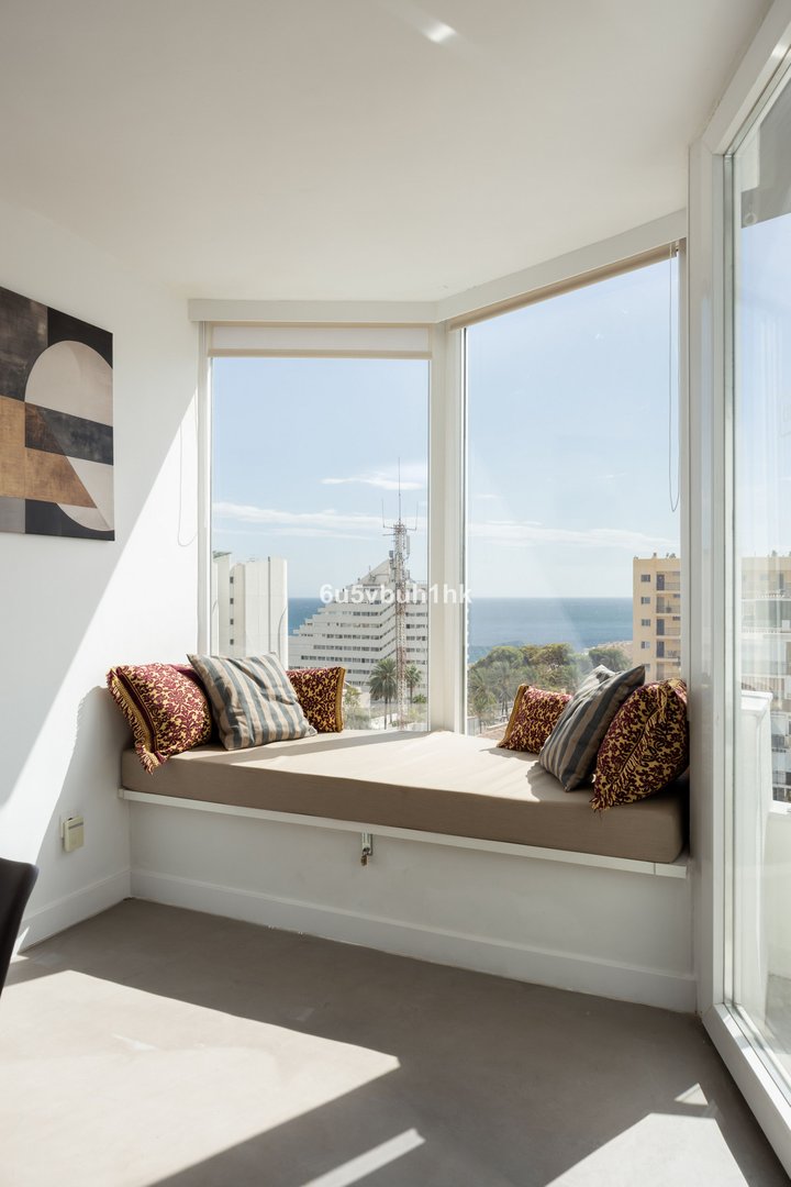 2 Bed Middle Floor Apartment in Benalmadena Costa