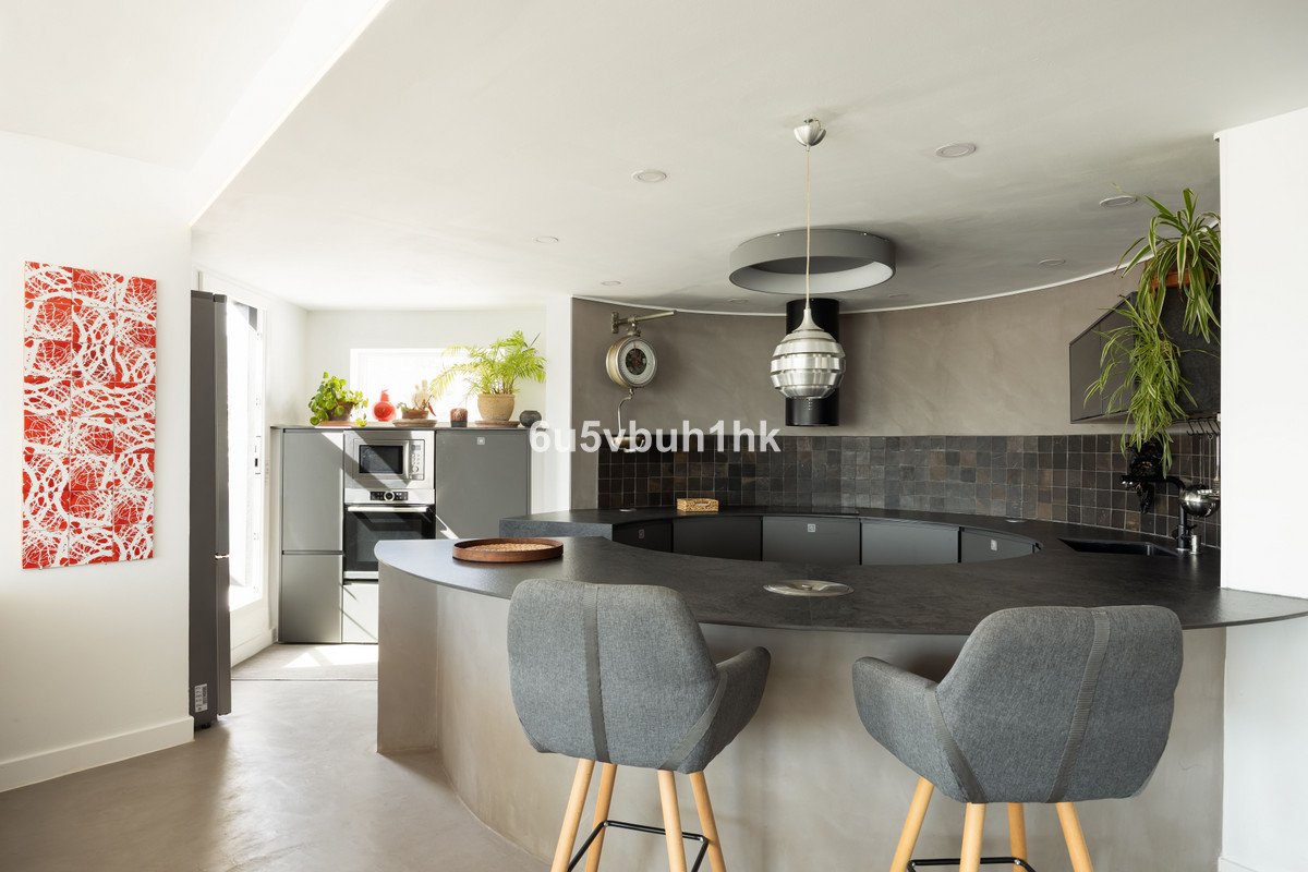 2 Bed Middle Floor Apartment in Benalmadena Costa