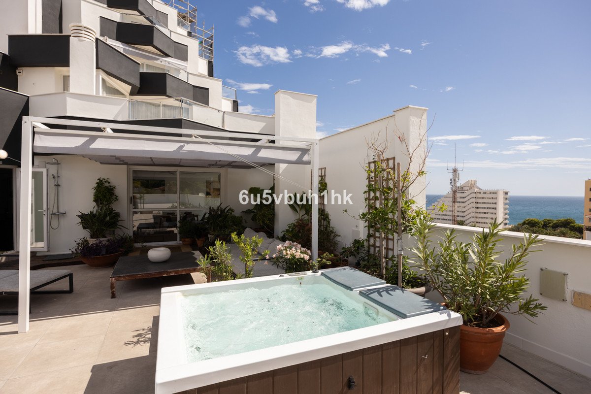 2 Bed Middle Floor Apartment in Benalmadena Costa