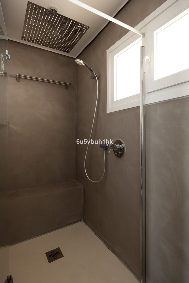 2 Bed Middle Floor Apartment in Benalmadena Costa