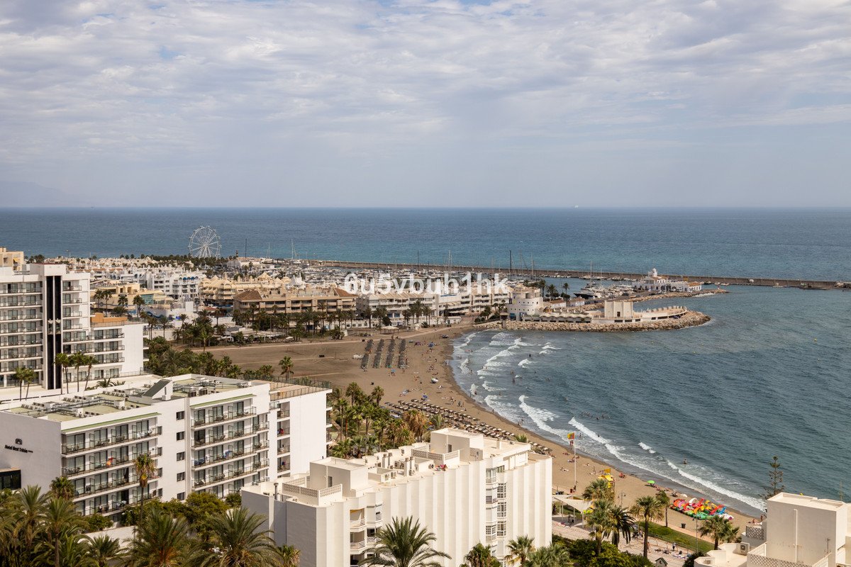 2 Bed Middle Floor Apartment in Benalmadena Costa