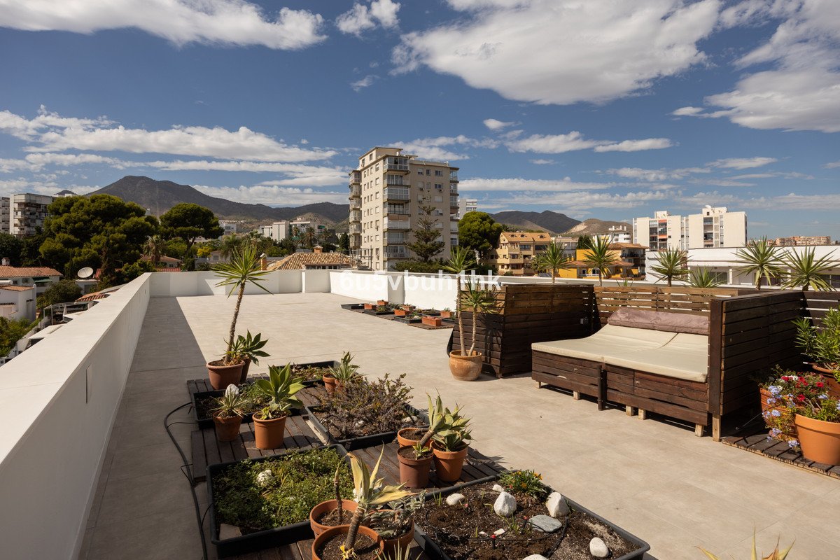 2 Bed Middle Floor Apartment in Benalmadena Costa