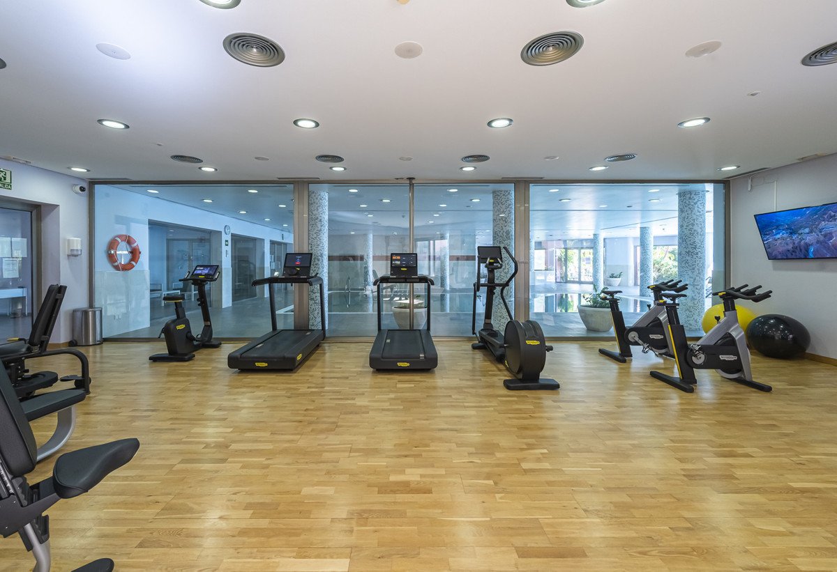 2 Bed Middle Floor Apartment in The Golden Mile