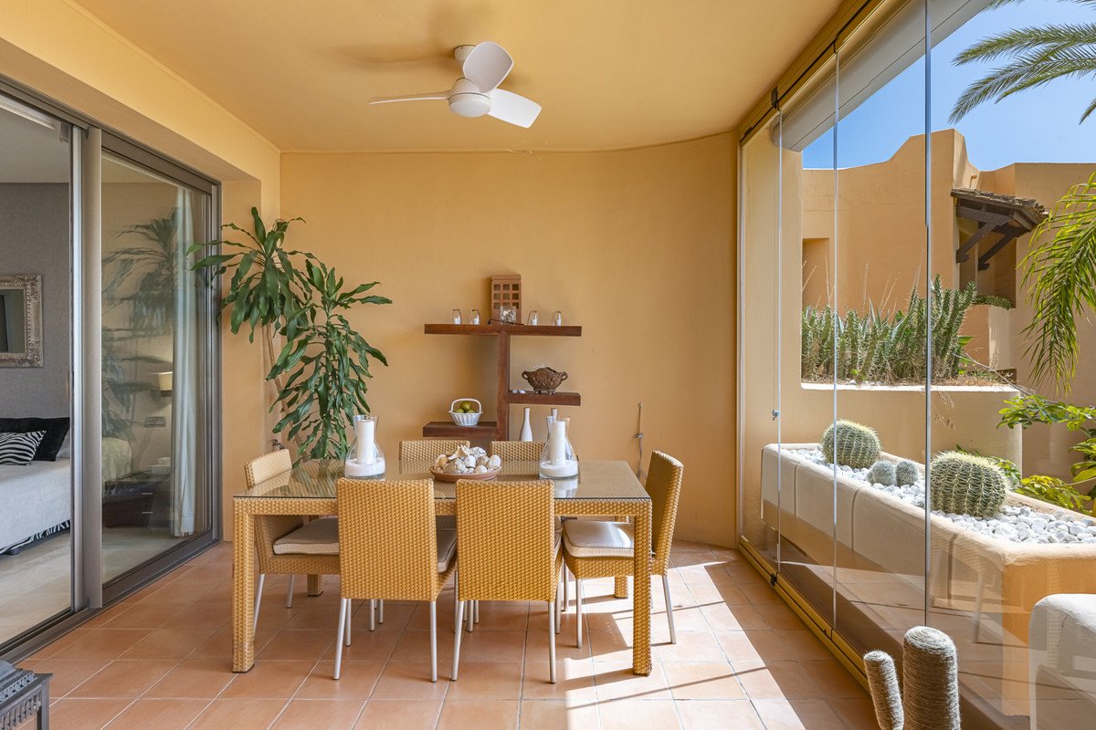 2 Bed Middle Floor Apartment in The Golden Mile