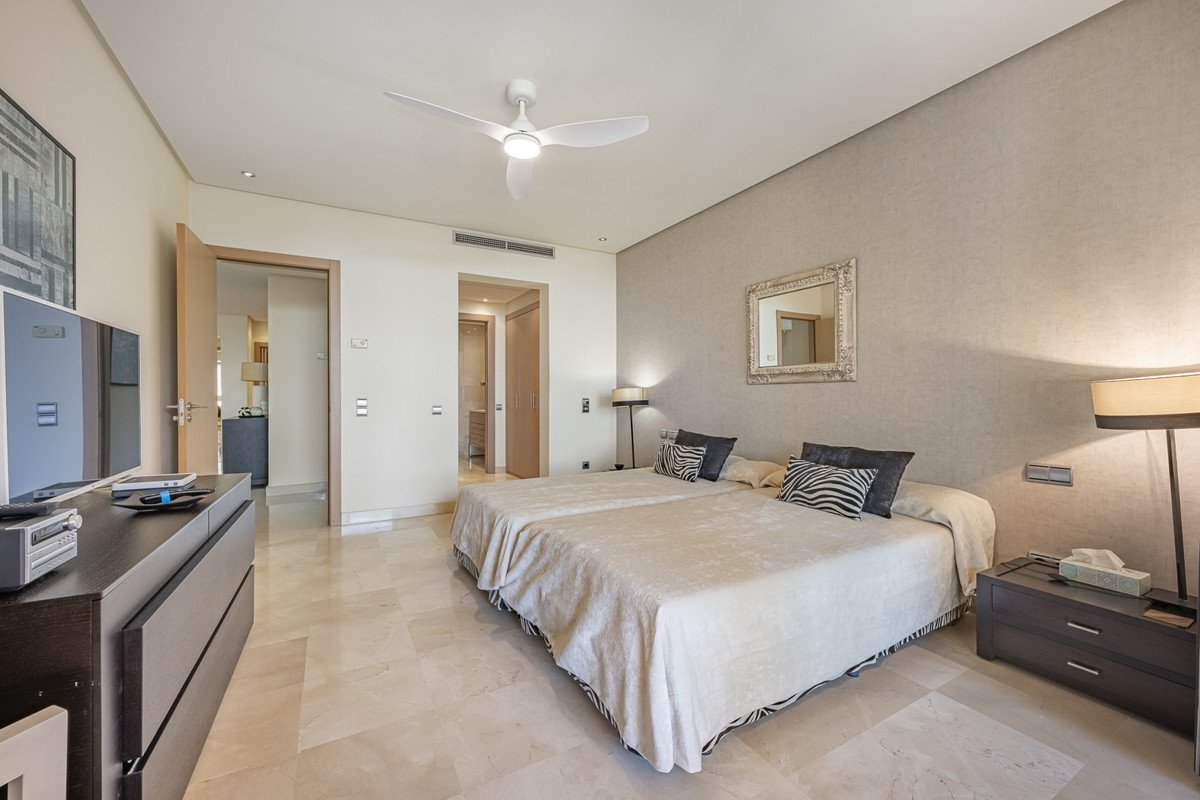 2 Bed Middle Floor Apartment in The Golden Mile