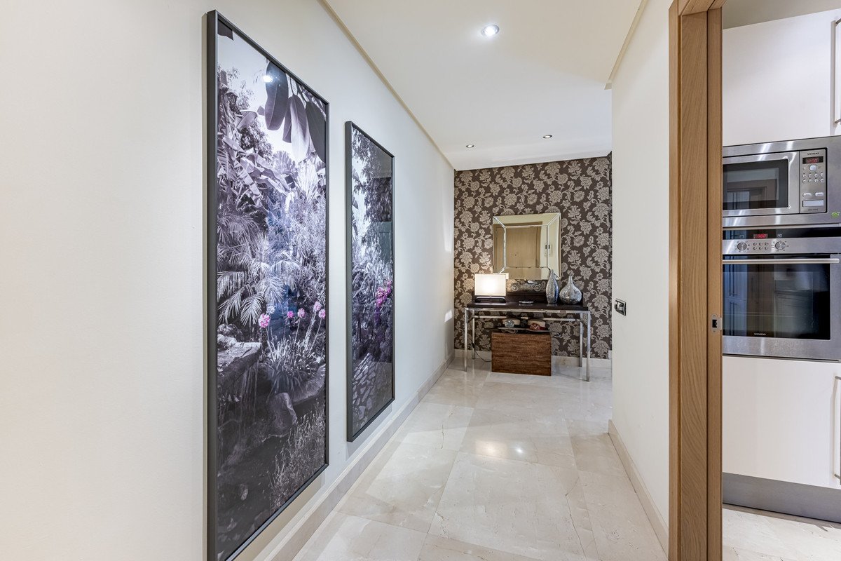 2 Bed Middle Floor Apartment in The Golden Mile