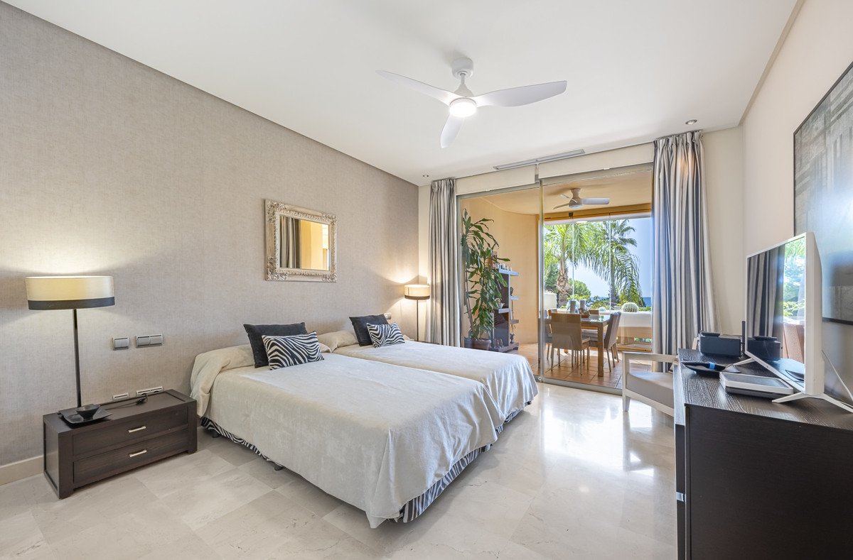 2 Bed Middle Floor Apartment in The Golden Mile
