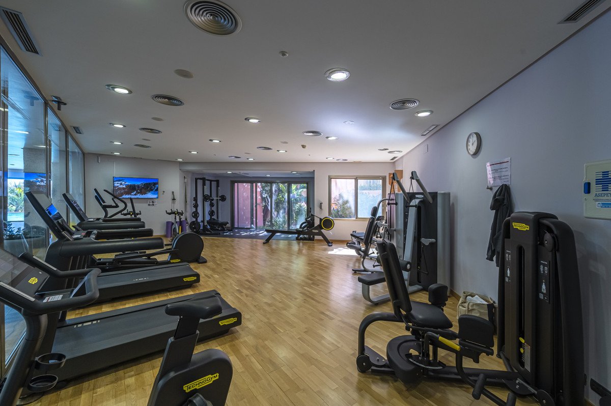 2 Bed Middle Floor Apartment in The Golden Mile