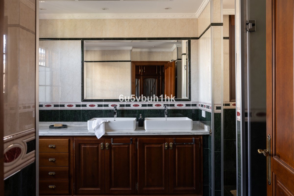 4 Bed Detached Villa in San Pedro de Alcántara