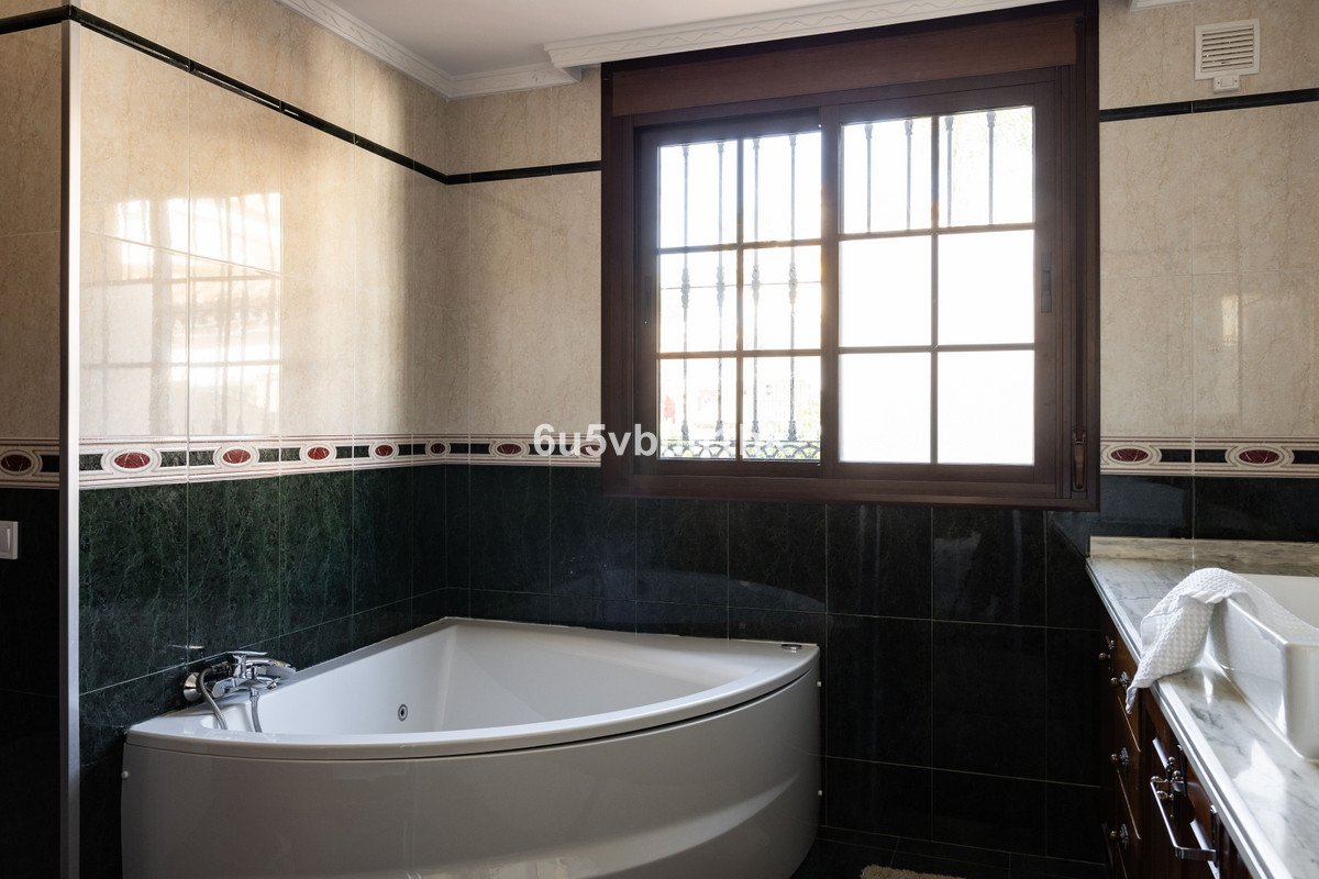 4 Bed Detached Villa in San Pedro de Alcántara