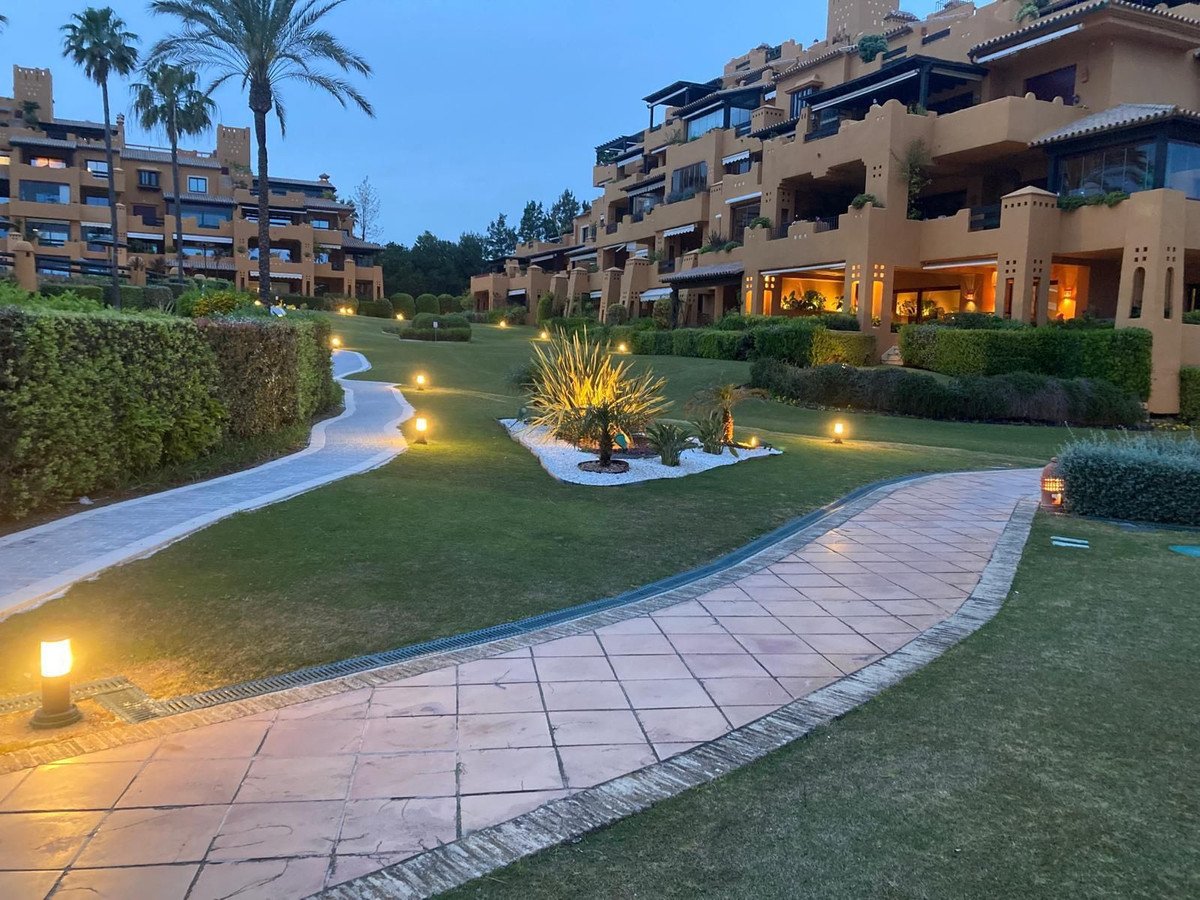 3 Bed Middle Floor Apartment in Estepona