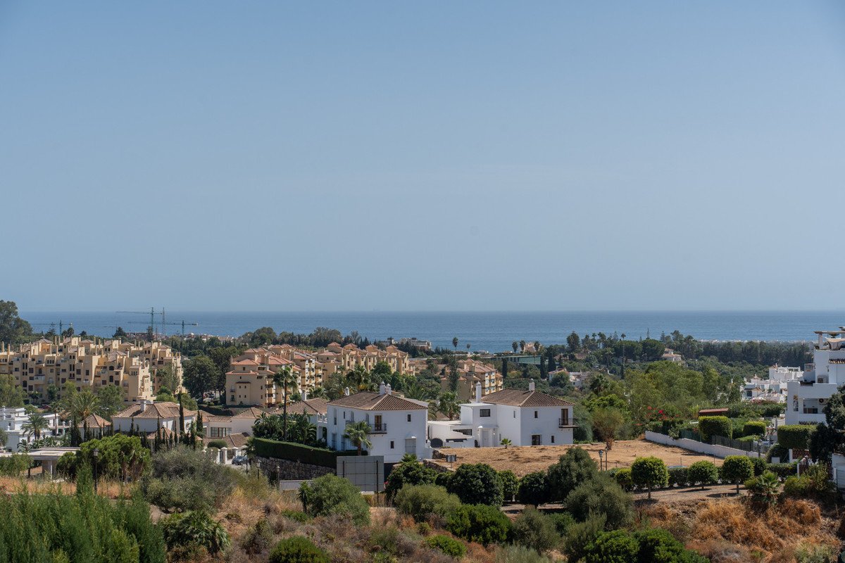 4 Bed Detached Villa in Estepona