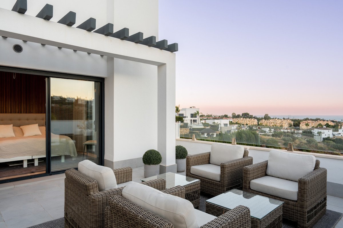4 Bed Detached Villa in Estepona