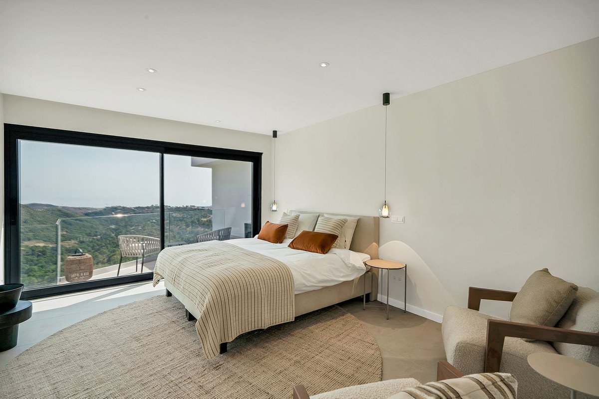 5 Bed Detached Villa in Benahavís