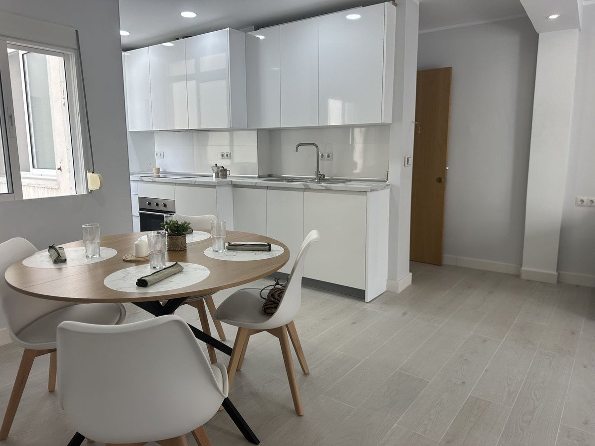2 Bed Middle Floor Apartment in Fuengirola
