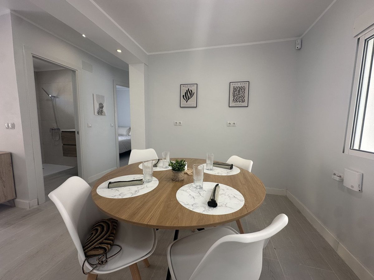 2 Bed Middle Floor Apartment in Fuengirola