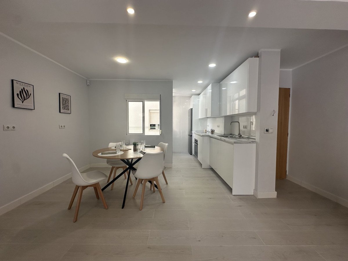 2 Bed Middle Floor Apartment in Fuengirola