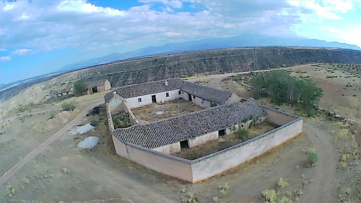5 Bed Finca - Cortijo in Darro