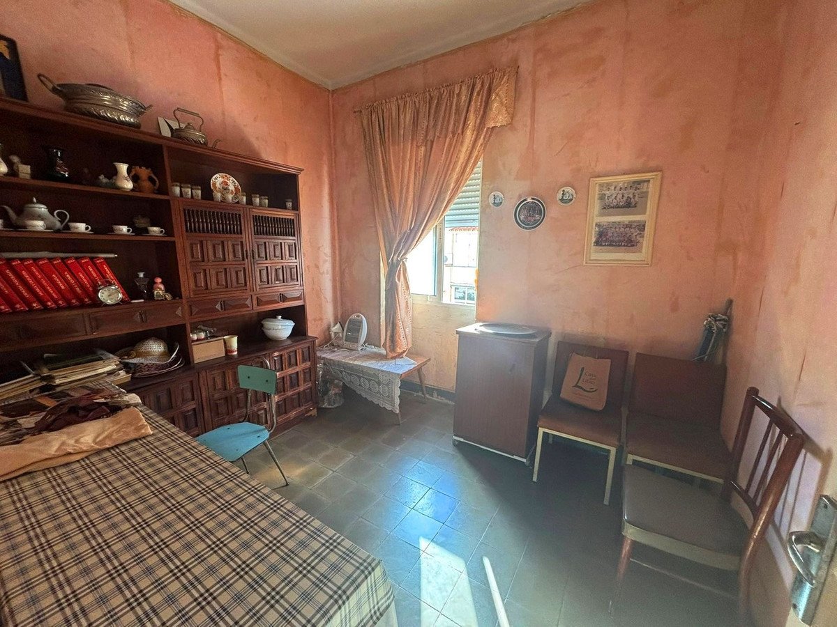 3 Bed Middle Floor Apartment in Málaga