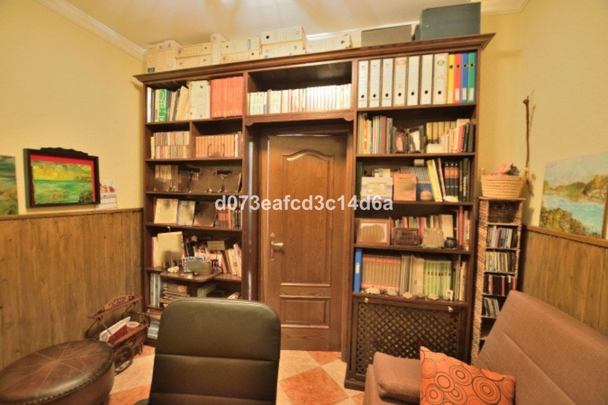 4 Bed Middle Floor Apartment in Ronda