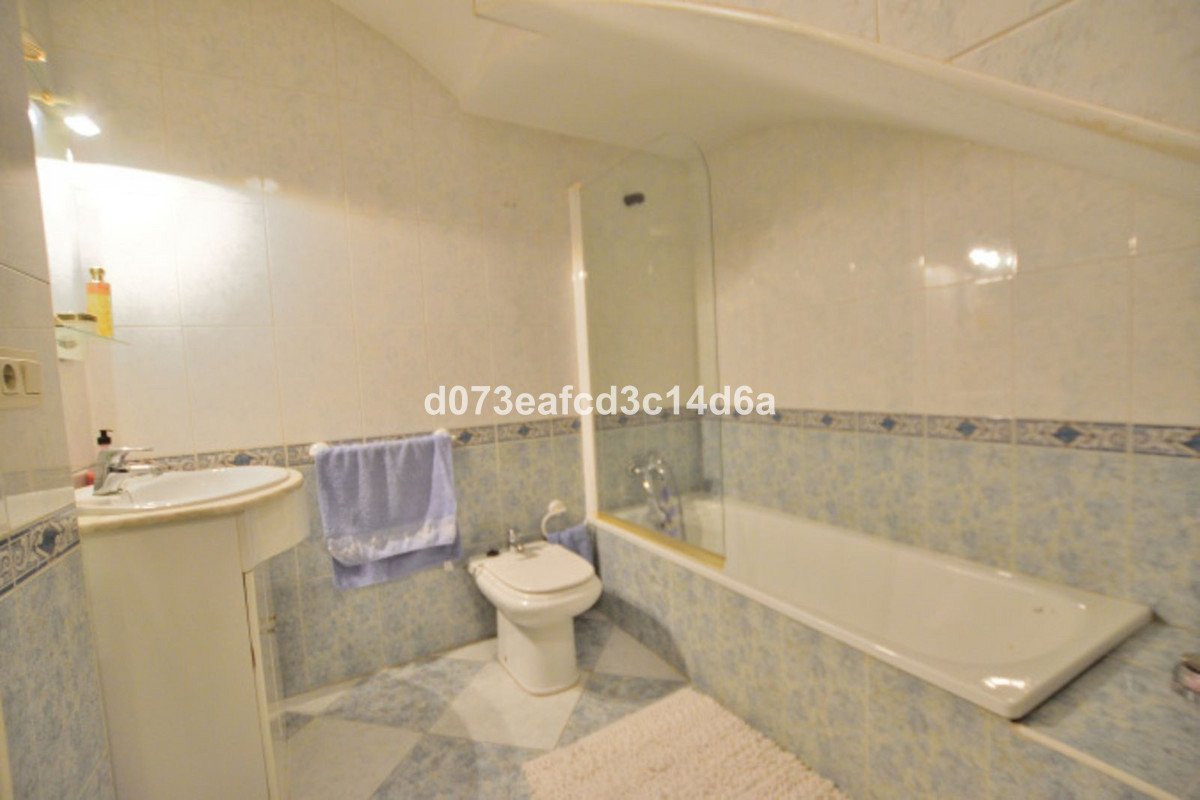 4 Bed Middle Floor Apartment in Ronda