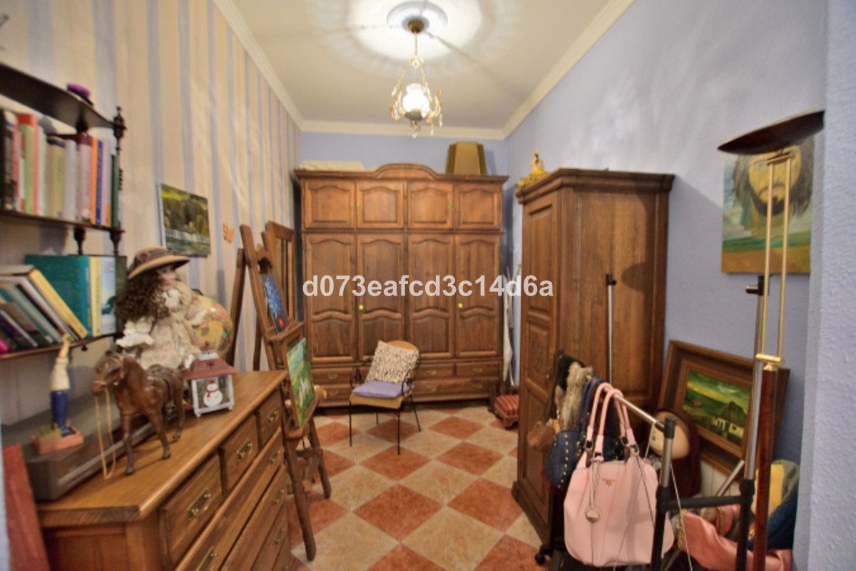 4 Bed Middle Floor Apartment in Ronda