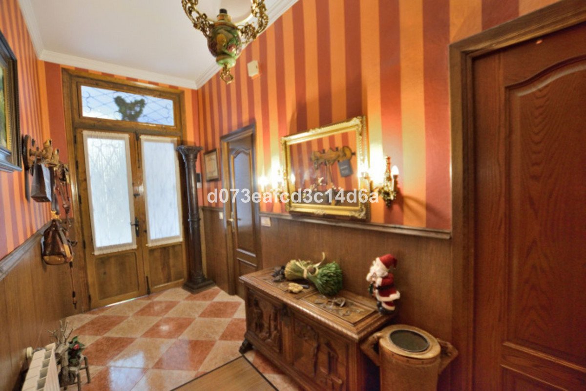 4 Bed Middle Floor Apartment in Ronda