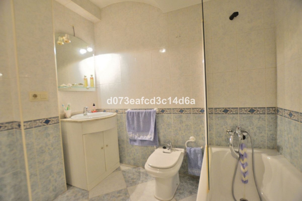 4 Bed Middle Floor Apartment in Ronda