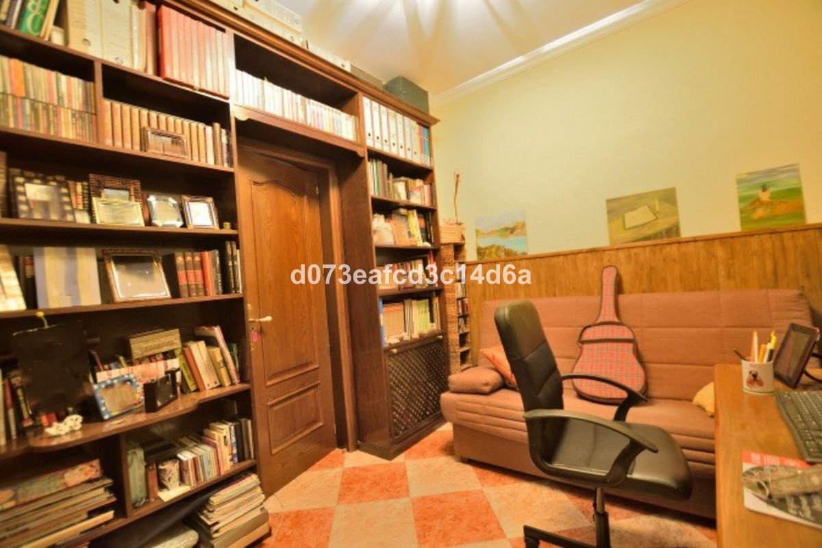 4 Bed Middle Floor Apartment in Ronda