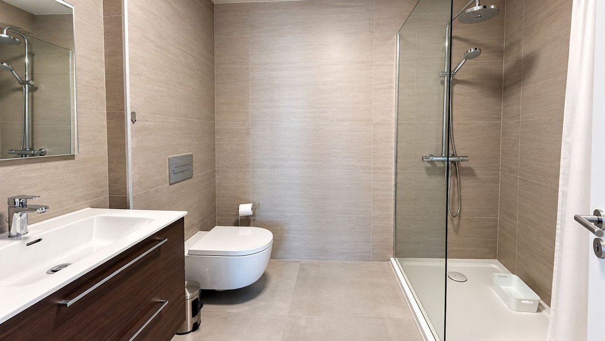 2 Bed Middle Floor Apartment in La Duquesa