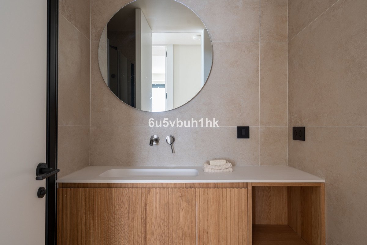 2 Bed Middle Floor Apartment in Málaga