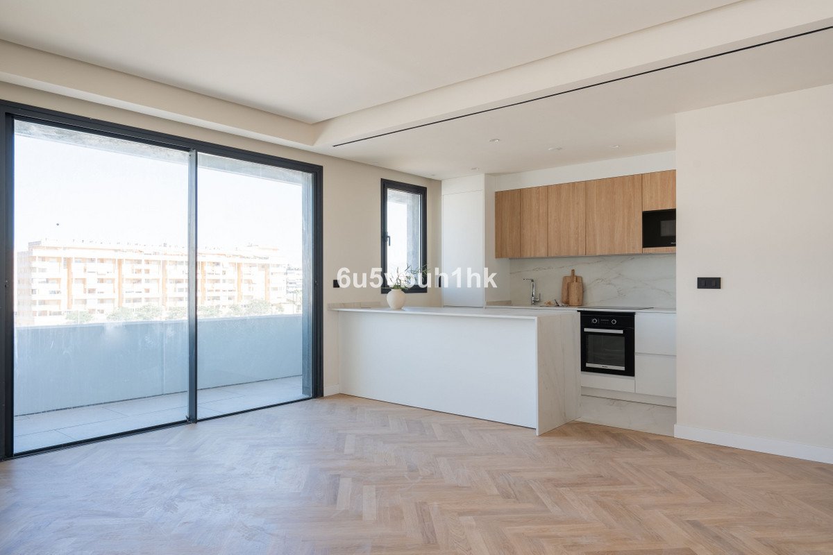 2 Bed Middle Floor Apartment in Málaga