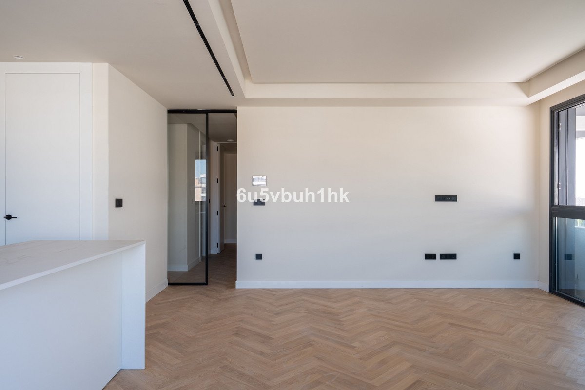 2 Bed Middle Floor Apartment in Málaga