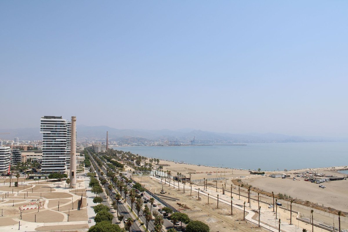 4 Bed Middle Floor Apartment in Málaga