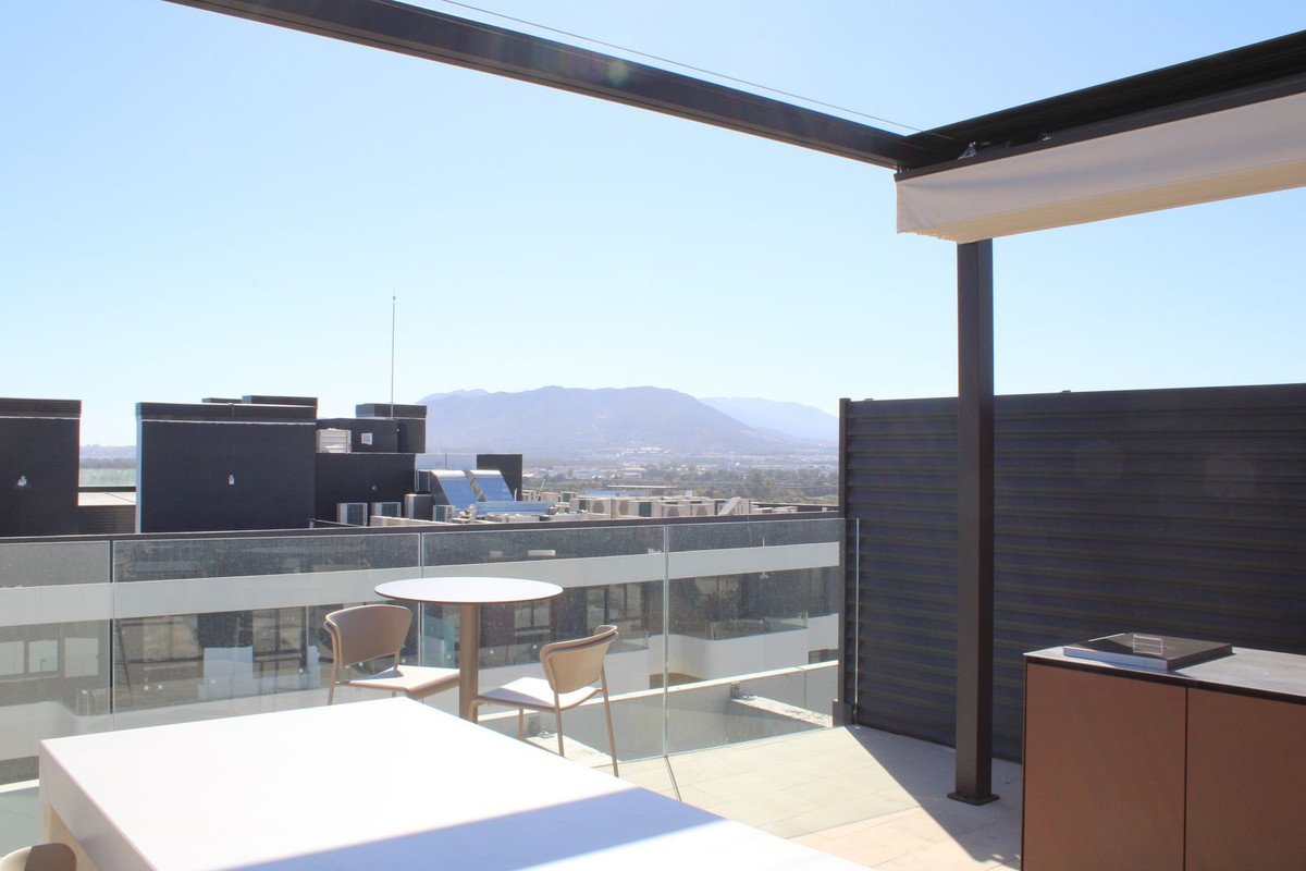 4 Bed Middle Floor Apartment in Málaga