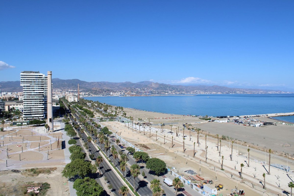 4 Bed Middle Floor Apartment in Málaga