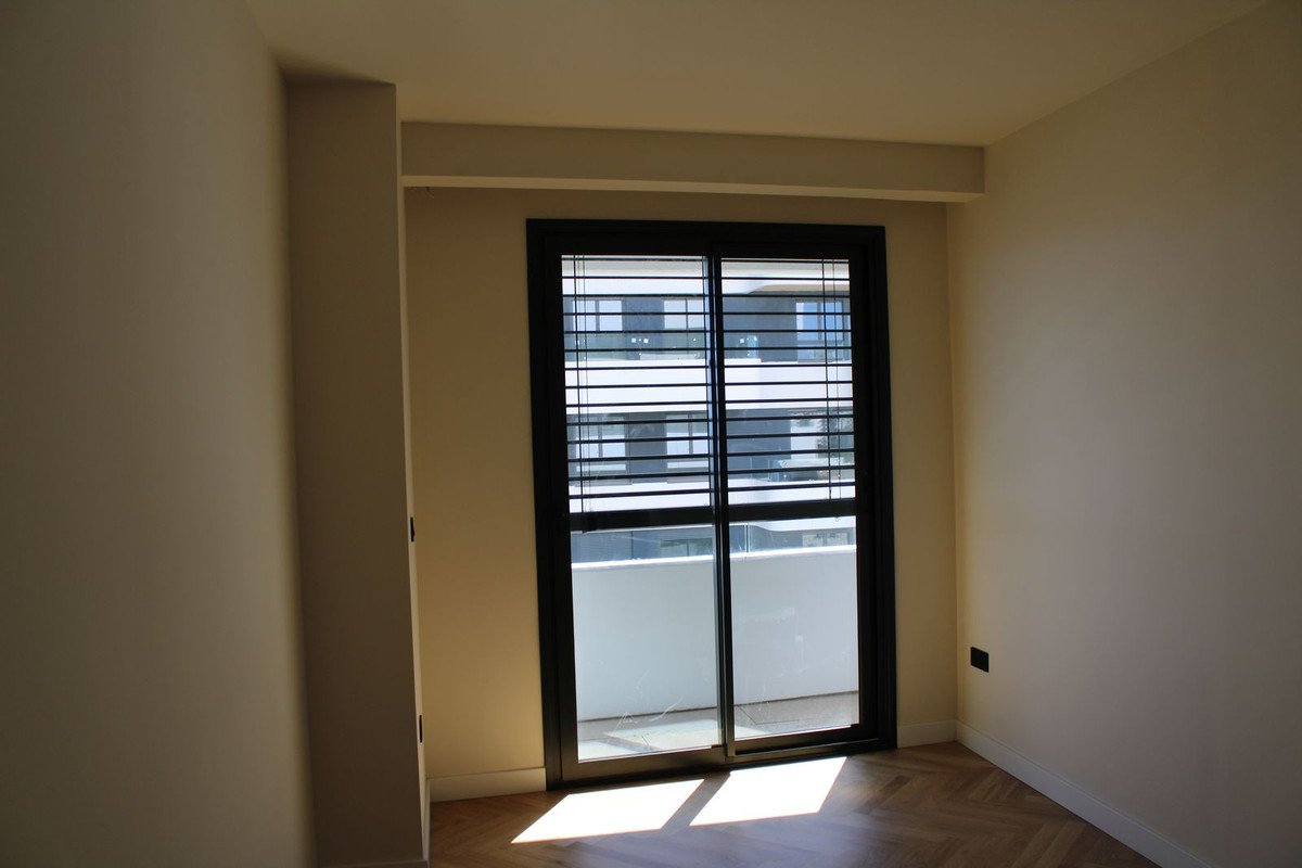 4 Bed Middle Floor Apartment in Málaga